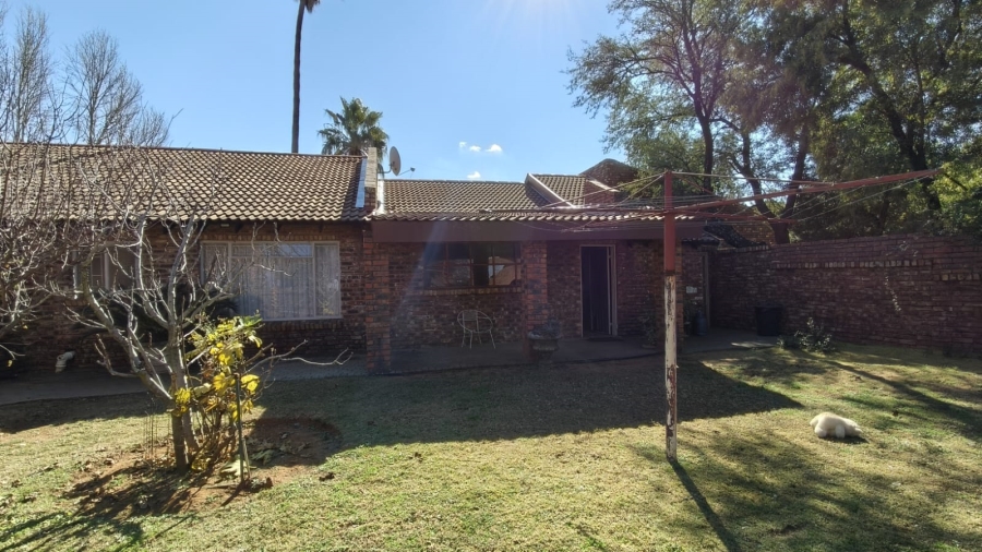 4 Bedroom Property for Sale in Hennenman Free State